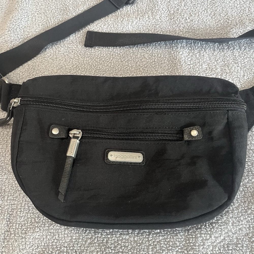 Baggallini Black Nylon RFID Fannie Packâ Bag Travel Gorpcore
